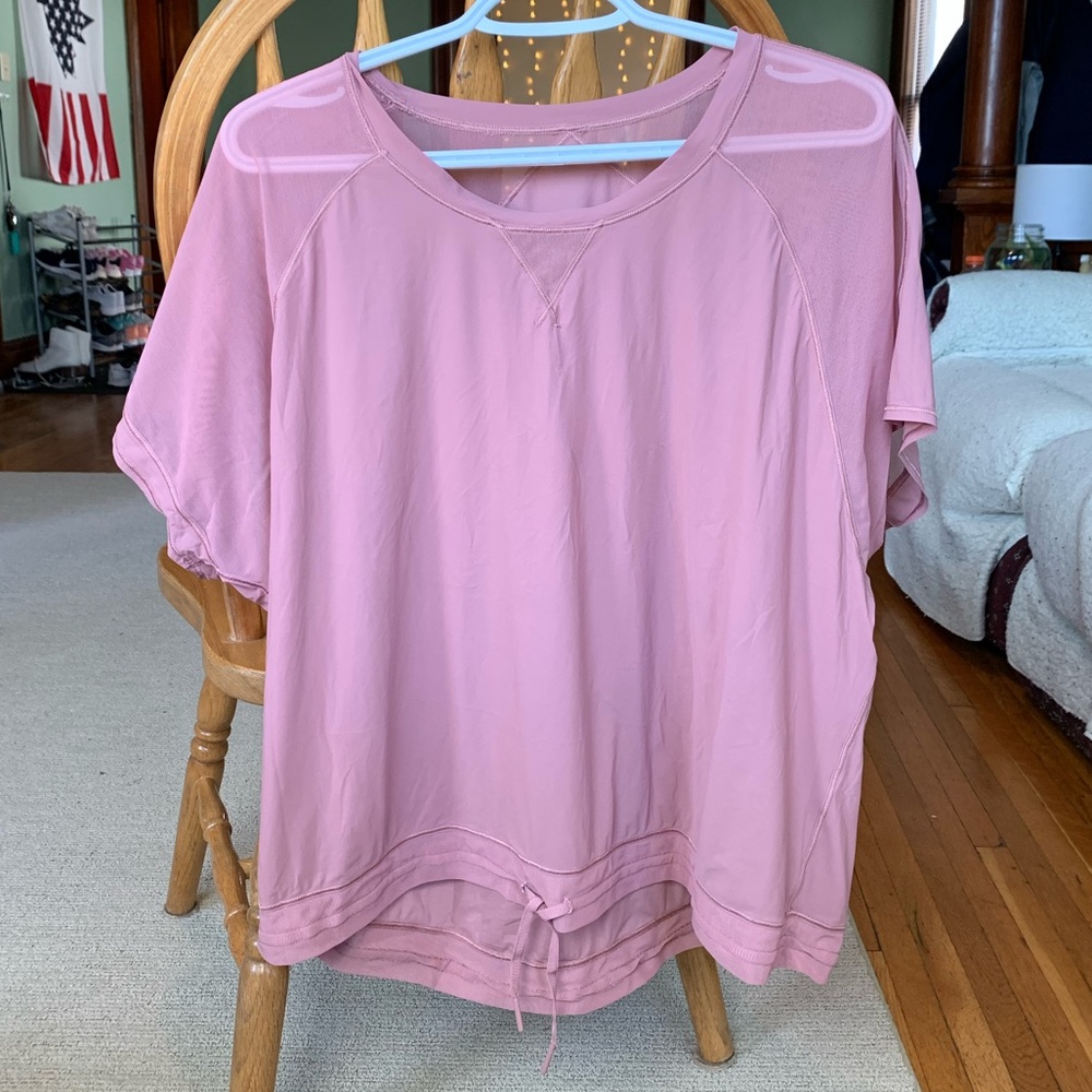 Lululemon T-shirt